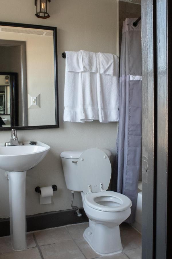 Hotel Chataura Dearborn Eksteriør bilde