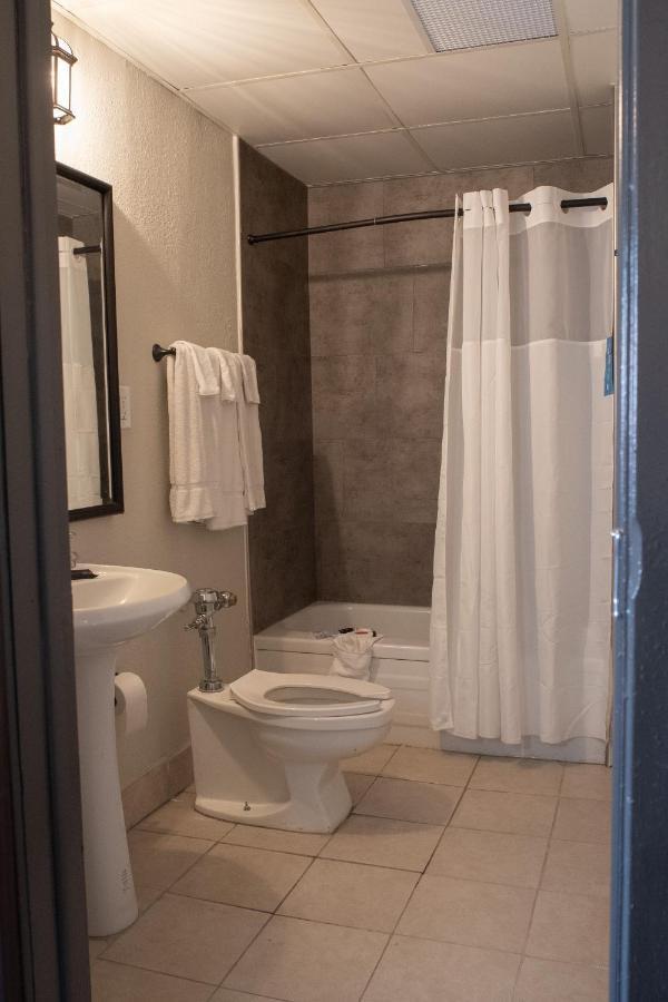 Hotel Chataura Dearborn Eksteriør bilde